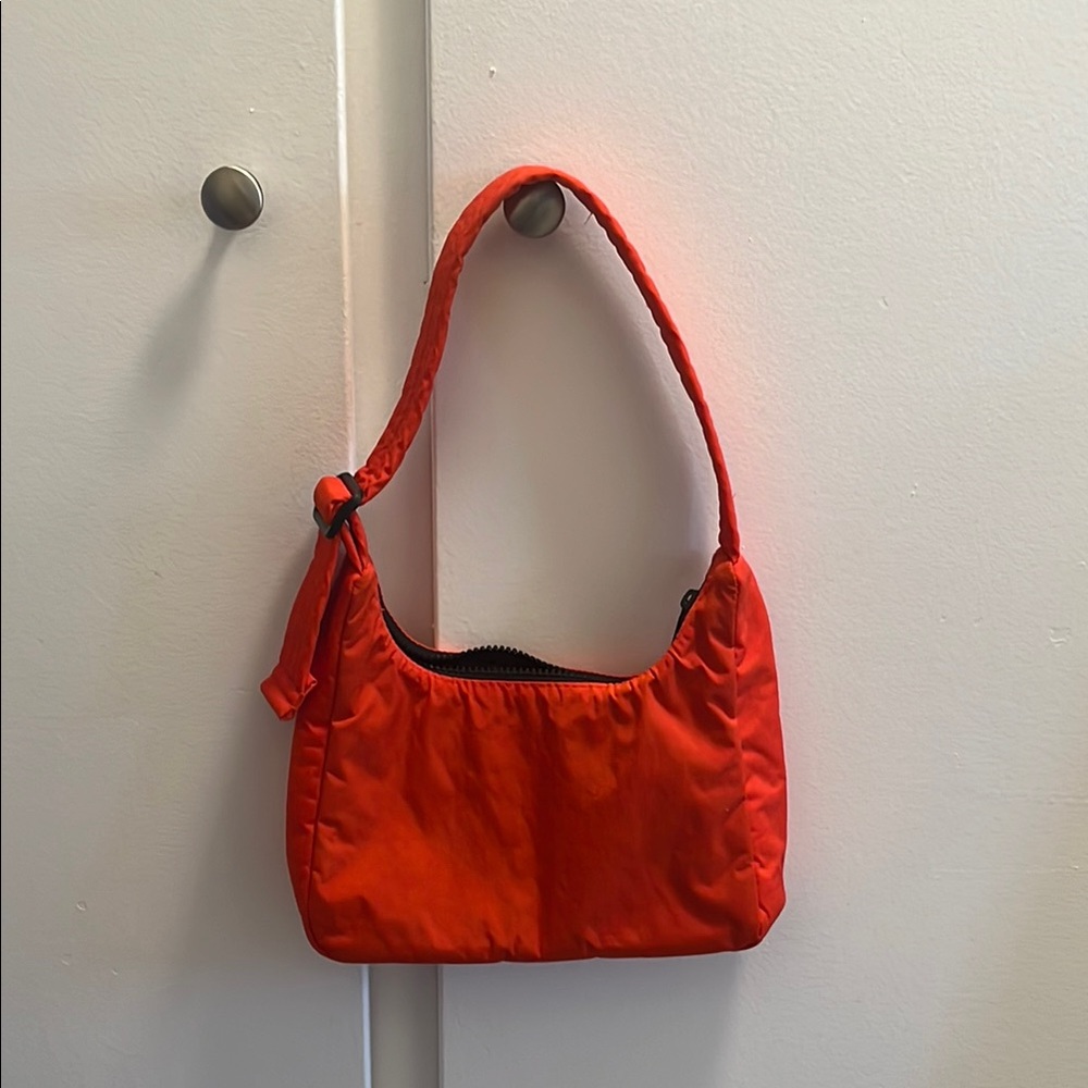 NWT Baggu UO Exclusive Mini Shoulder Bag in Tomato